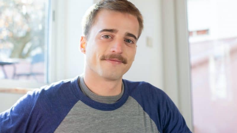 Comment tailler sa moustache ?