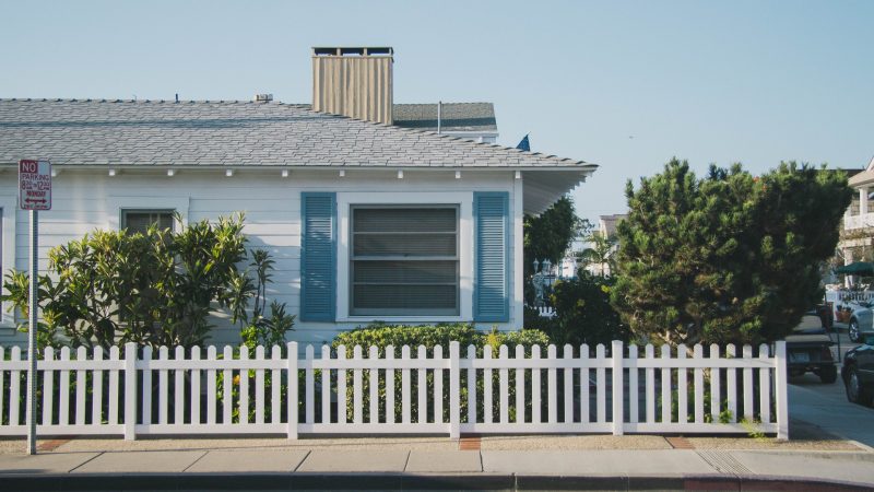 Trouver une maison sécurisée et y vivre