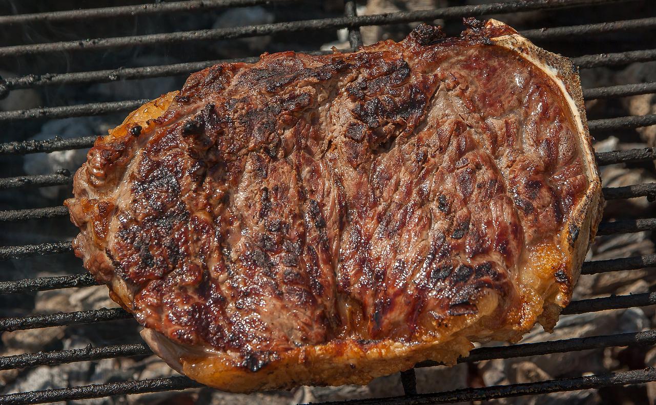 Côte de bœuf au barbecue : tous nos conseils pour réussir la cuisson